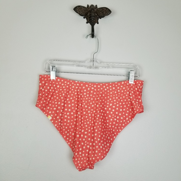 Summersalt | The Ruffle Oasis Coral Dot Swim Set - Picture 11 of 15
